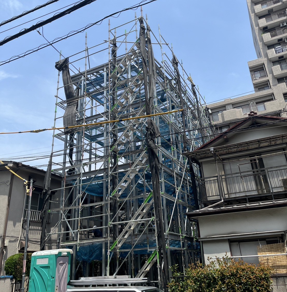 川口市川口駅鉄骨4階建て建築中マンション